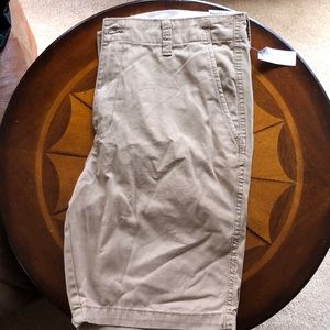 Men’s khaki shorts